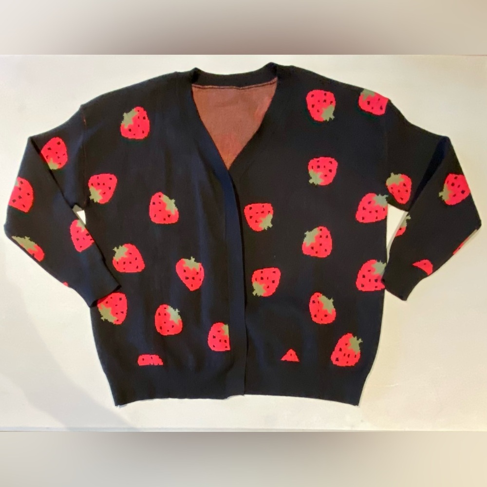 Strawberry Print Cardigan, size L - Picture 3 of 8